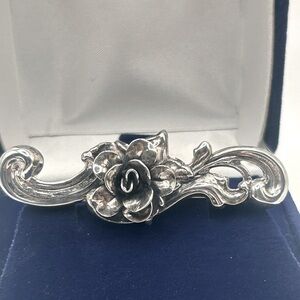 Vintage 925 Sterling Silver Rose Floral Jewel Art Brooch​​